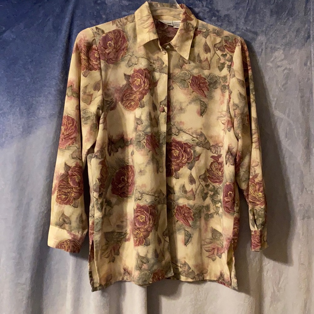 Liz Baker top